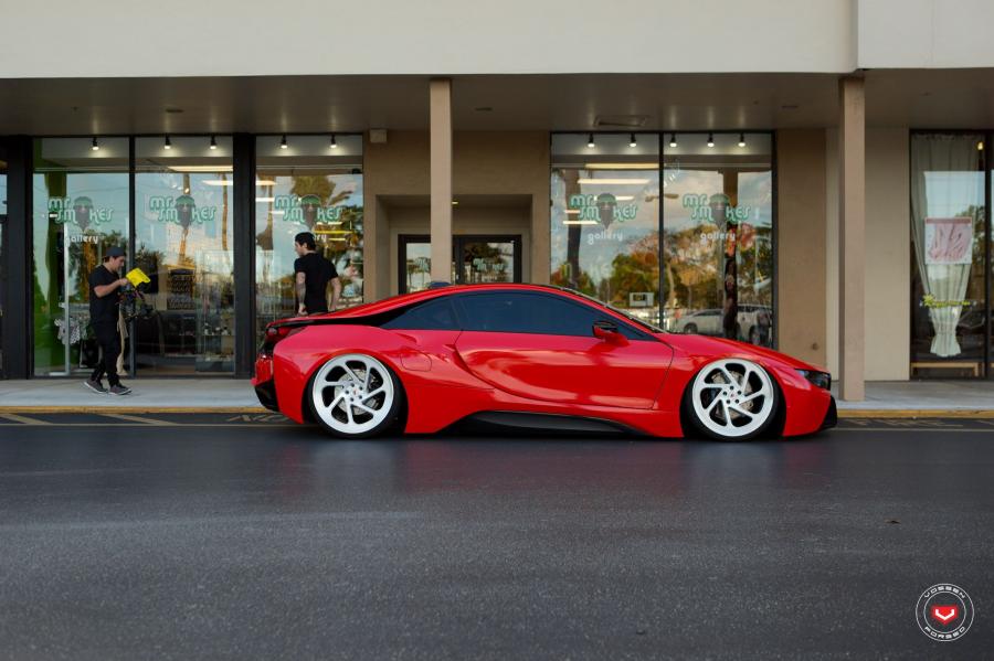  BMW i8 on Vossen Wheels (LC-108T) 2017 года  (фото 24 из 68)